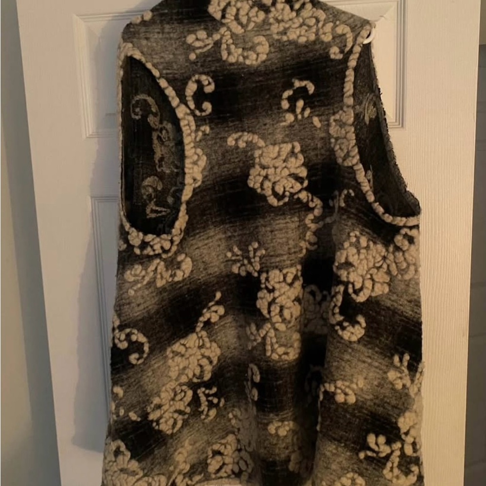 Wool Floral Patterned Sleeveless Vest